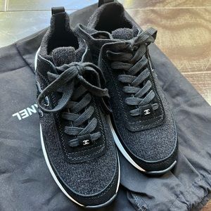 New Tweed sneakers size 35